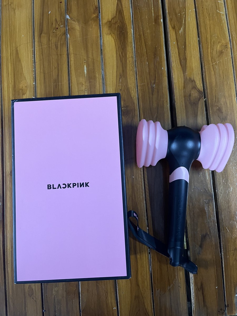 malilalin_'s tweet photo. ปล่อยต่อ blackpink lightstick special edition (ไม่ค่อยเปิดใช้งาน ซื้อต่อมาอีกที)
600บ. รวมส่ง
สนใจทักได้เลยค่ะ https://t.co/eYw6Tyxmim