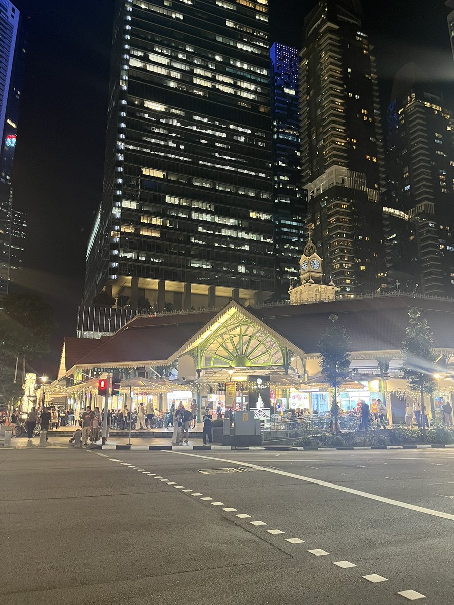 chosenshi08's tweet photo. てことで明日から新しい会社スタートです。初週はここで研修。

指定された持ち物は「支給されるパソコンが入るカバン」　以上！ https://t.co/PQZBbQzu90