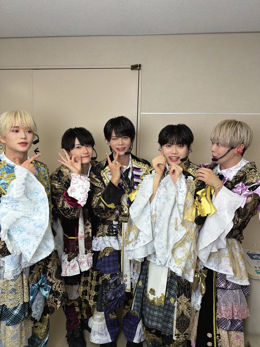 etoneige_kotaro's tweet photo. 1周年ありがとう✨❄️ https://t.co/Vgl6A9nVrl