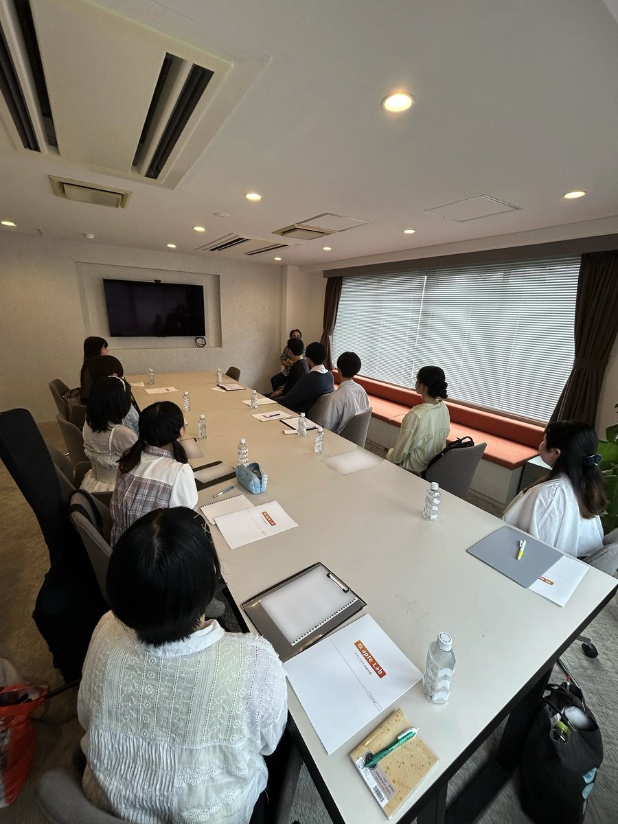 apteLab2026's tweet photo. 【本日の一報🎤】
日本工学院八王子校さまの二次オーディションが弊社にて行われました！✨

オーディション・説明会・会社見学を経て、アプトプロ・アプトラボについて深く知っていただきました📖

#アプトプロ #アプトラボ #声優養成所 https://t.co/YWUYRqX9q5