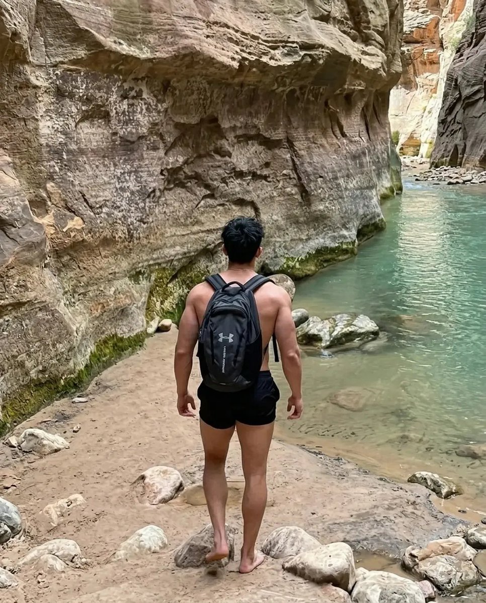juneboy120's tweet photo. Would you join me for a little adventure? 👀 https://t.co/xq9qfp8kaQ