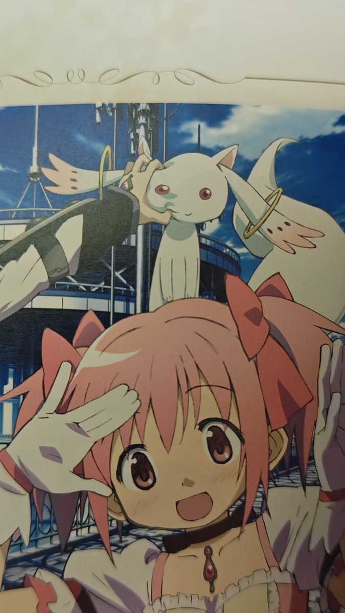 guy_ferd's tweet photo. このひでぇ掴まれ方してるキュゥべぇいつ見ても面白い https://t.co/E8GO5pIzOg
