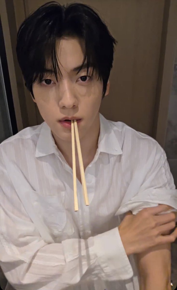 translatingTXT's tweet photo. 🐰 hehe i’ll start talking once more people come in
🐰 i got a little side dish for my wasabi and soy sauce
🐰 is my voice alright? is it echoing?
🐰 you’re asking if i’m eating in the toilet? it’s the bathroom…it looks like the toilet? 
🐰 the reason for that is…you guys know because we’ve done a live here so many times but the lighting in the room is a bit yellow…so i went around everywhere to see where the light would be good and it was good in the bathroom so i brought my food in here…you guys need to see this…i brought my food in here to look good for you guys and i was worried it would spill on my white shirt but i still wore it to look good for you guys 
🐰 if the lighting is still too yellow then let me know, hyung
🐰 ah not hyung, i mean moa 😅
🐰 it’s good? then that’s good! it’s not the toilet, it’s the bathroom!