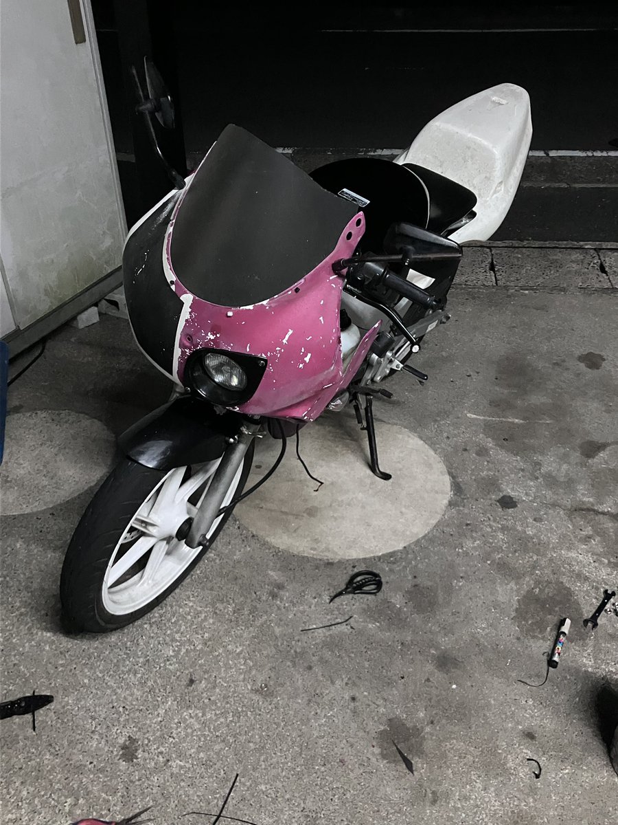 MX5_NA6CE's tweet photo. ニダボのアッパーカウルもろたで無理やりつけたけどなんか微妙 https://t.co/FNNpCaoK5e