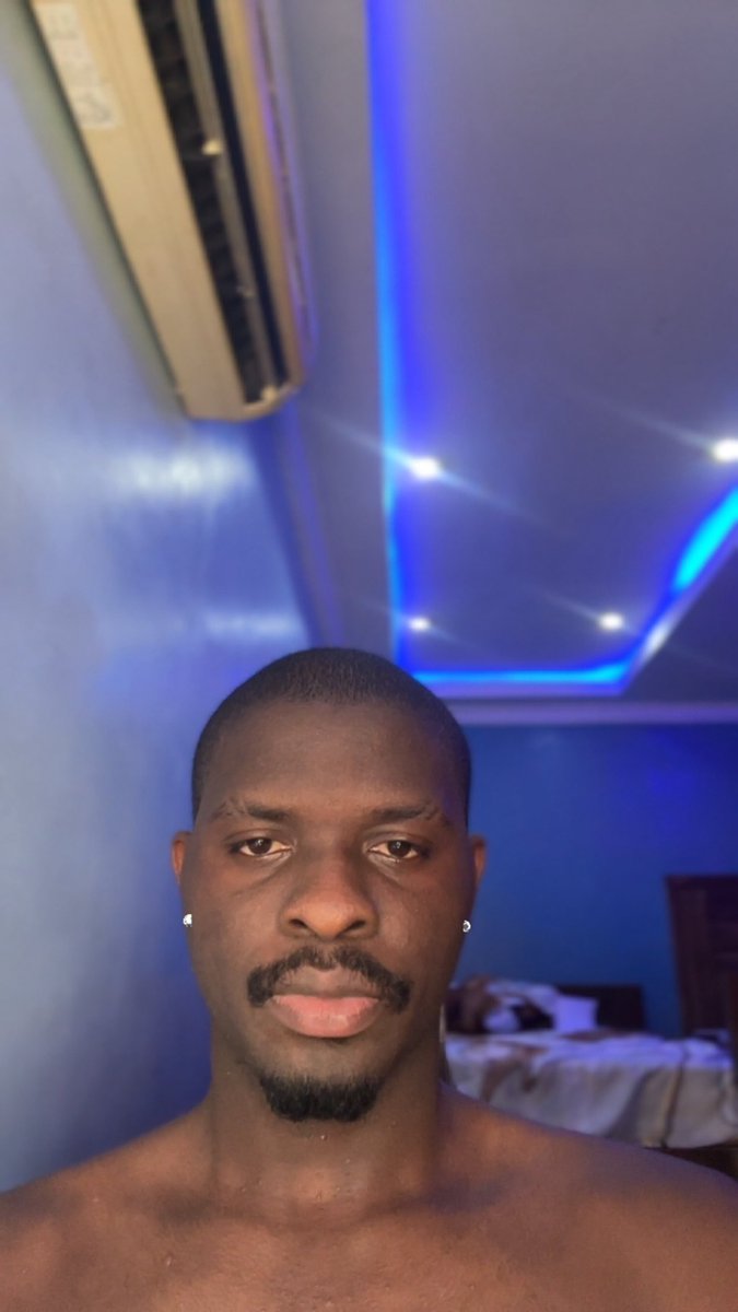 TERO1X_'s tweet photo. Omo I suffer that year, Christianity really be aging you. Carrying Holy Ghost on my head, na craze I Dey craze. 

Was 15 in the first picture the second I’m 18 and atheist https://t.co/c5EpHsvewb