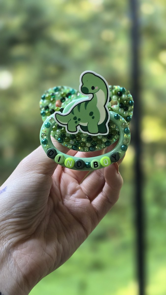 AwkwardxArtist's tweet photo. Raaawr!!! It's a Dino boy! ๐ฆ
Pre-made paci style: simplistic
#pacifier #paci #adultpacifier #custompaci #pacifiershop https://t.co/2B6nBcgXR5
