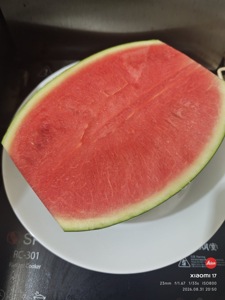 TinHoBlogger's tweet photo. 8/31（月）
👫🏻簡単な夕食もおいしい(๑´ڡ`๑)🫰🏼😋

#マック
#チキンマックナゲット 
#スイカ
#夕食 https://t.co/ymyZr2qohR