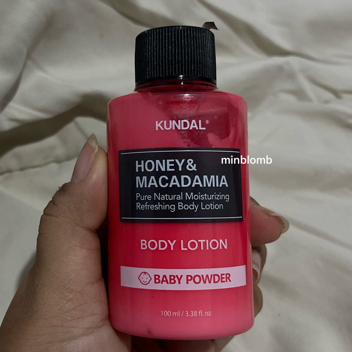 minblomb's tweet photo. REAL tau kundal ya dari haechan ini😭🫶🏻 bahkan dulu sempet po lotionnya di go😖 EH TERNYATA LEBIH COCOK SAMA SHAMPOONYA WKWKWK dah berkali kali repurchase dari 2023 apayahhh

makasi kundal dah mengurangi rontok dan ketombe, terus bikin rambut aku SUPER HALUS🫶🏻🫶🏻 https://t.co/Kh4EpvhyDt