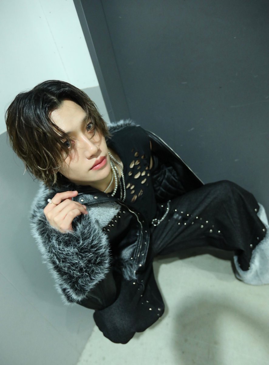 ALLIN_JUHIRO's tweet photo. 本日はブザフェス 起こしくださった
皆さんありがとうございました！！
まずはBUZZ-ER.さん10周年おめでとうございました！！

そしてALL INにとってはグループコンセプト、
グループカラーの変更と今日1日
とっても大切な日でした！！
皆さんにALL INの覚悟と魂が伝わって
くれてたらとっても嬉しいです！！

これからも俺たちは
『はみ出しものの存在証明を』していきます！！
一緒にこれからも最高の空間を作っていこうね！！

#ブザフェス 
#ALLIN