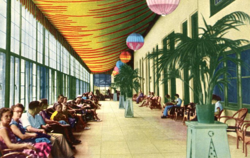 msdiglib's tweet photo. From the Harrison County Library System Local History &amp; Genealogy Postcard Collection. Postcard of glass enclosed terrace overlooking extensive lawns and gardens at the Edgewater Gulf Hotel, Biloxi, Mississippi, circa 1950s. https://t.co/cEK7ptvlcL