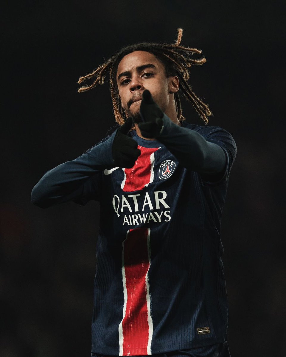 kykskate's tweet photo. psg will always be his home 😭😭 https://t.co/Zh8PZTEqLc