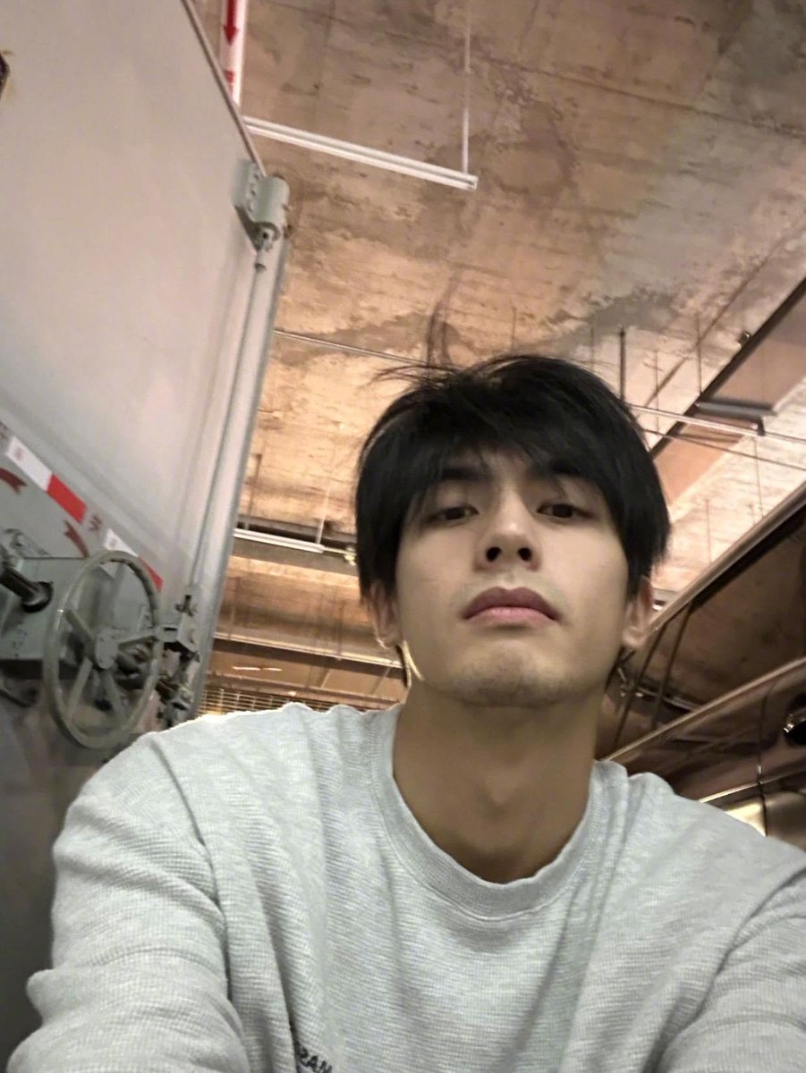 sangumgu's tweet photo. 아저씨. . .♡ https://t.co/wpxqoyIHfa