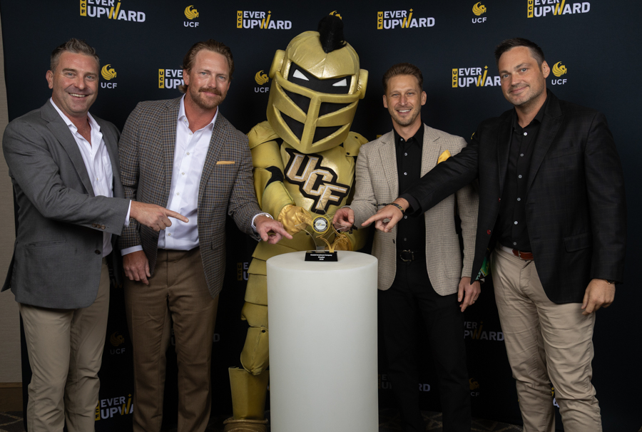 UCFBusiness's tweet photo. Congratulations to Carey Sobel '09, a founder of Coastal Investment Company, who won the inaugural Ever Upward award! The award recognizes and celebrates the success of the fastest-growing Knight-owned or led businesses around the world. #BusinessKnights #ChargeOn https://t.co/YI01vMHhCo