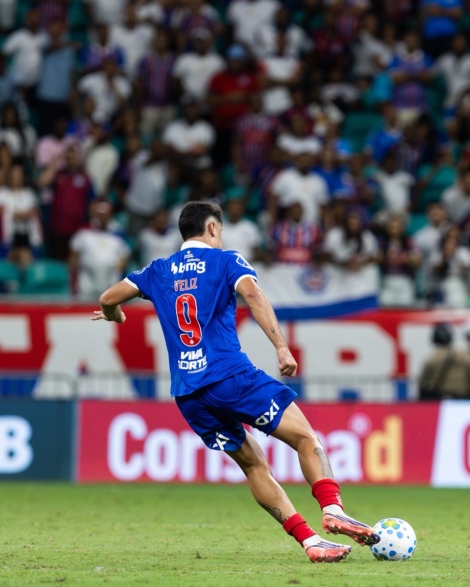 ecbahia's tweet photo. 🇦🇷 Matador &amp; Assistente!

Lindo passe pro gol da virada, uma semana após abrir o placar no Barradão. Vamossss, @alee_veliz! #BBMP https://t.co/8JR9VY0gsu