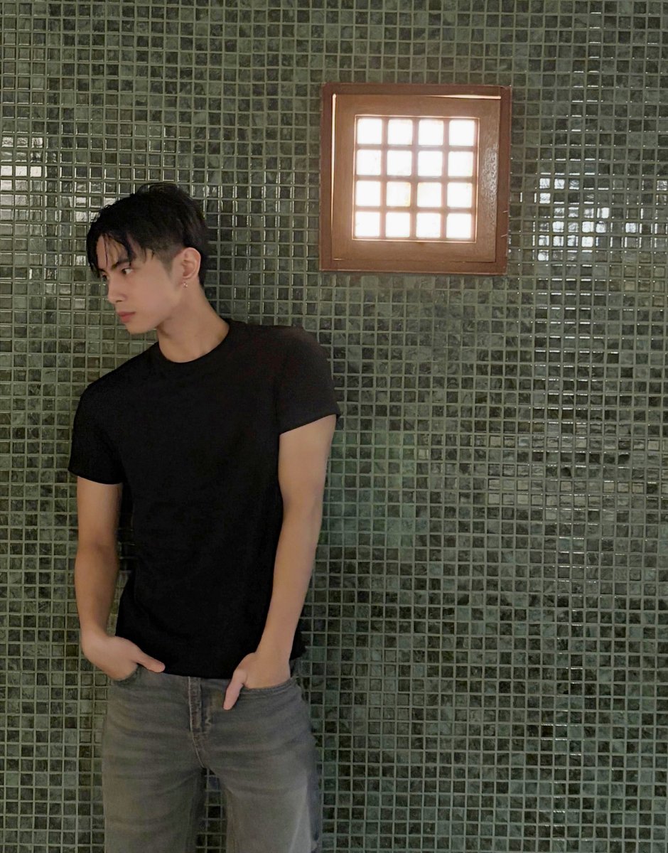 kylerpics's tweet photo. the exit look?✨ i really smell freedom 

#HORI7ON #호라이즌 #HORI7ON_KYLER https://t.co/2h9cPbzTQB