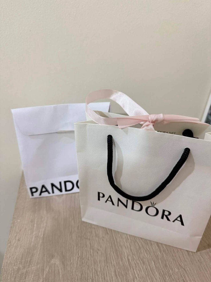 ntsweeet's tweet photo. ส่งต่อ pandora🪽

เส้น+ชาร์ม 2000 free shipping 
มีถุง+กล่องทั้งเส้นและชาร์มค่ะ
ใบเสร็จยังอยู่สามารถไปล้างที่ช้อปได้ตลอดค่า

เพิ่มเติม dm

#ส่งต่อpandora #ส่งต่อแพนโดร่า #ตลาดนัดpandora #แพนโดร่ามือสอง #pandoraมือสอง #ส่งต่อเครื่องสำอาง #ส่งต่อ #โล๊ะตู้เสื้อผ้า https://t.co/VmfSVVQ4H8