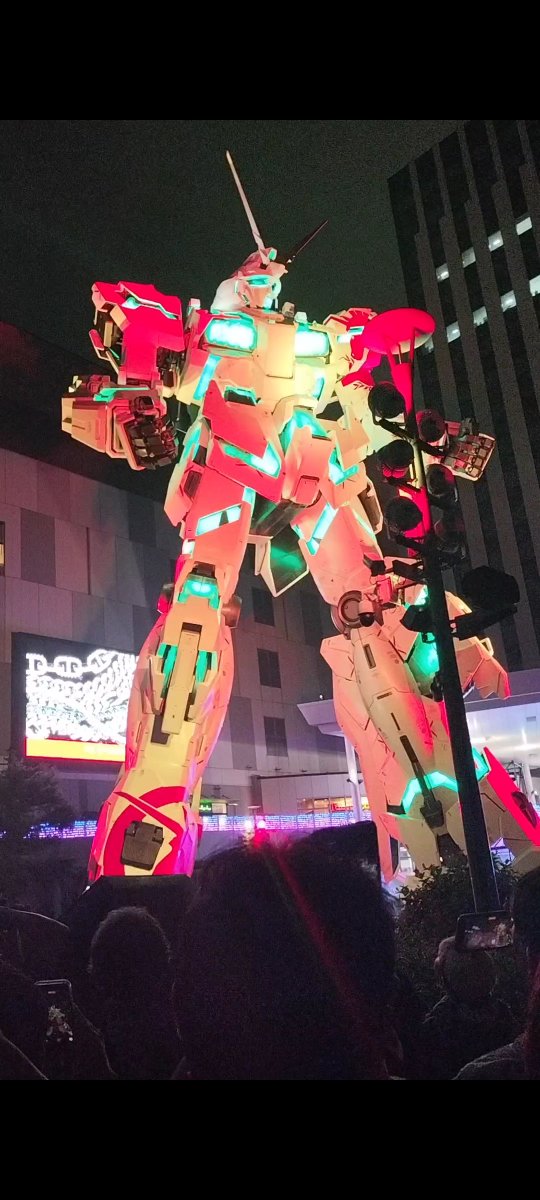 roba0649's tweet photo. #ユニコーンガンダム

お台場のユニコーンガンダム動画で撮影してるのをスクショすれば画像になることに気づきました。色々な色が撮れてます♪ https://t.co/eWDxenyfyc