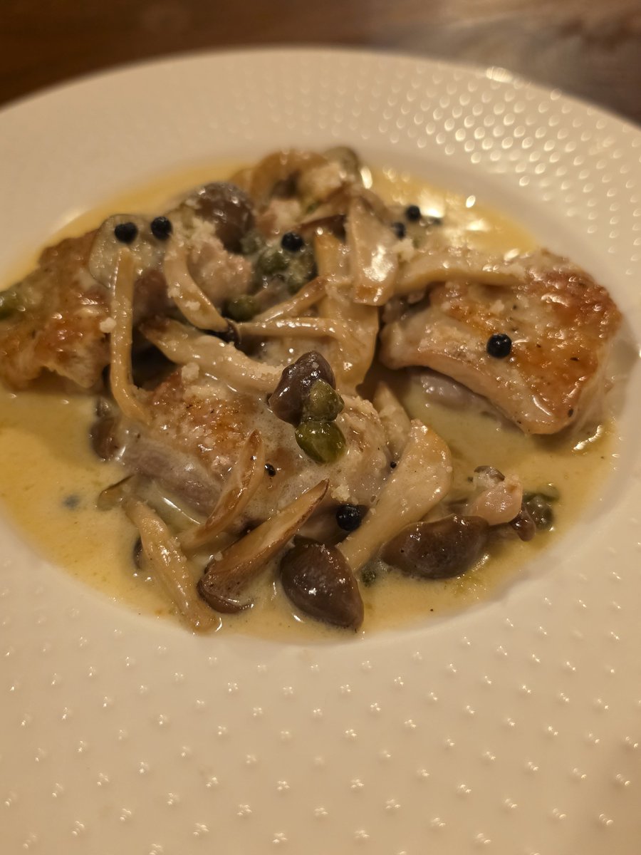 WANDERER_Dai's tweet photo. なかなか都合が合わず、結局、約2ヶ月がかりで実現した友達とのご飯めちゃくちゃ良かったな〜

美味しいイタリアンにワインを少々…
厚切りのカツオにアイオリソースの組み合わせが、斬新だけど大変に相性良くて特筆すべきものがあった https://t.co/d8Jw1kXG1q