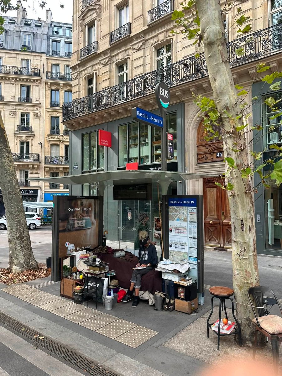 JuleGrinch's tweet photo. Tranche de vie : Paris - Calcutta https://t.co/uTdOGnCMuQ