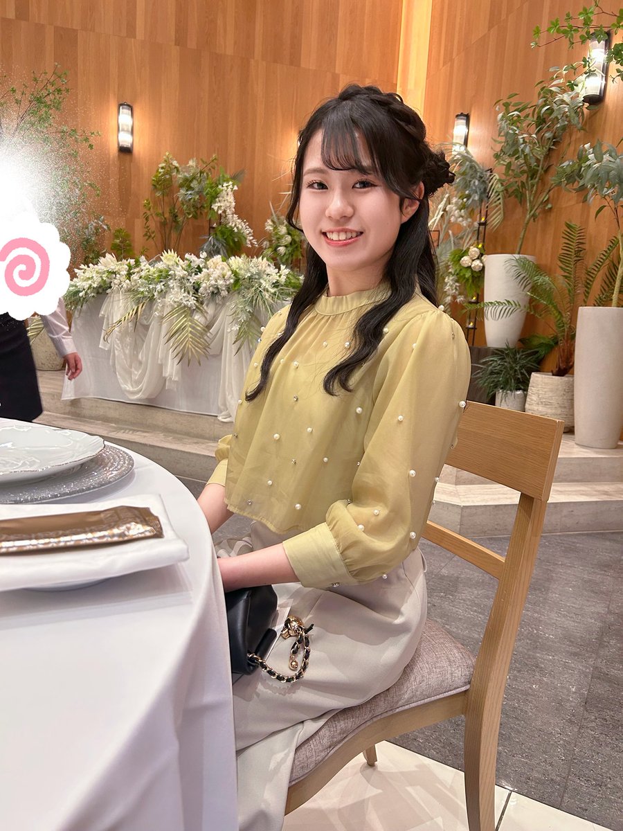 mona_Millpro's tweet photo. 結婚式に参列した時の写真💛

 #アイドル研究生  #アイドル準備中  #jc   #fyp  #Millproject https://t.co/YlEs0dR9hj