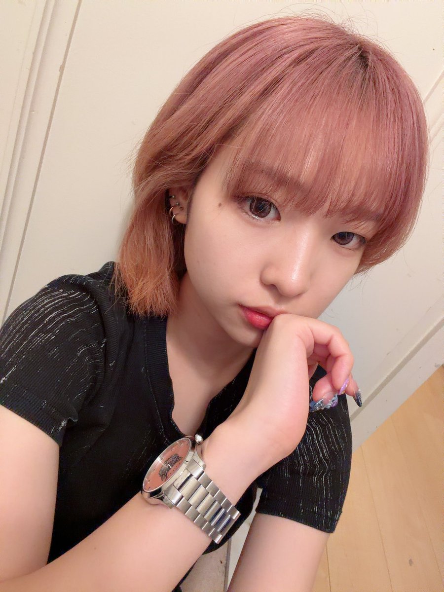 muto_33333's tweet photo. はわわ

このピンク落ちかけの色可愛すぎて記念にとってもとっても久しぶりに自撮ってみた〜 https://t.co/NmU4fw1uY4