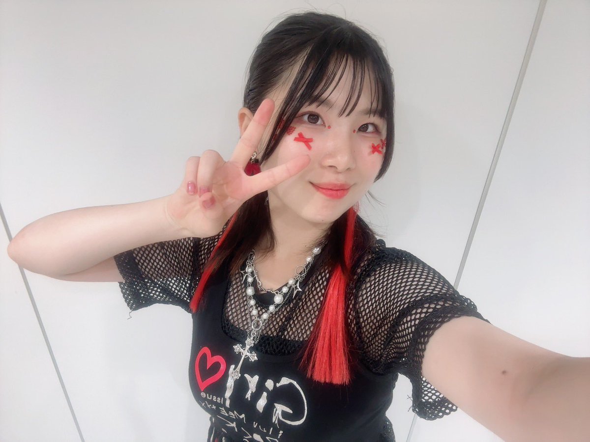veni_setsu's tweet photo. 🍁 紅葉🍁

ONELIVEめちゃくちゃ楽しかったです〜💭🎀
せっちゃんも観に来てくれてお団子くれましたー！！！
アイドルもガールズも同期だけのナンバーも全部全部楽しかったです！
また来年も出たいです〜♡♡

#one #イベント #ダンス #浅草 https://t.co/VOiO5NznU9