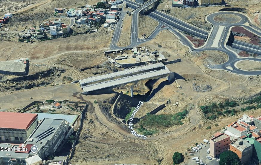 LexGrate's tweet photo. Tenerife, la isla de los puentes inacabados que no van a ninguna parte. Y los que no he puesto... https://t.co/phvnF4dpde