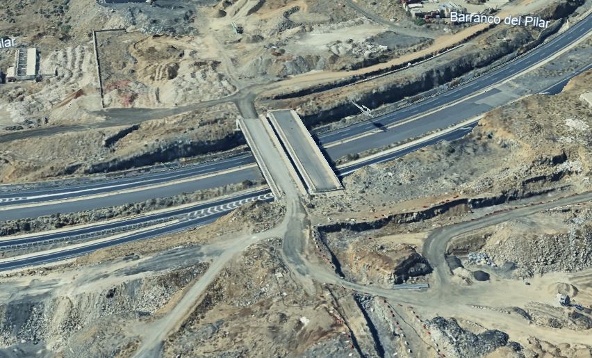 LexGrate's tweet photo. Tenerife, la isla de los puentes inacabados que no van a ninguna parte. Y los que no he puesto... https://t.co/phvnF4dpde