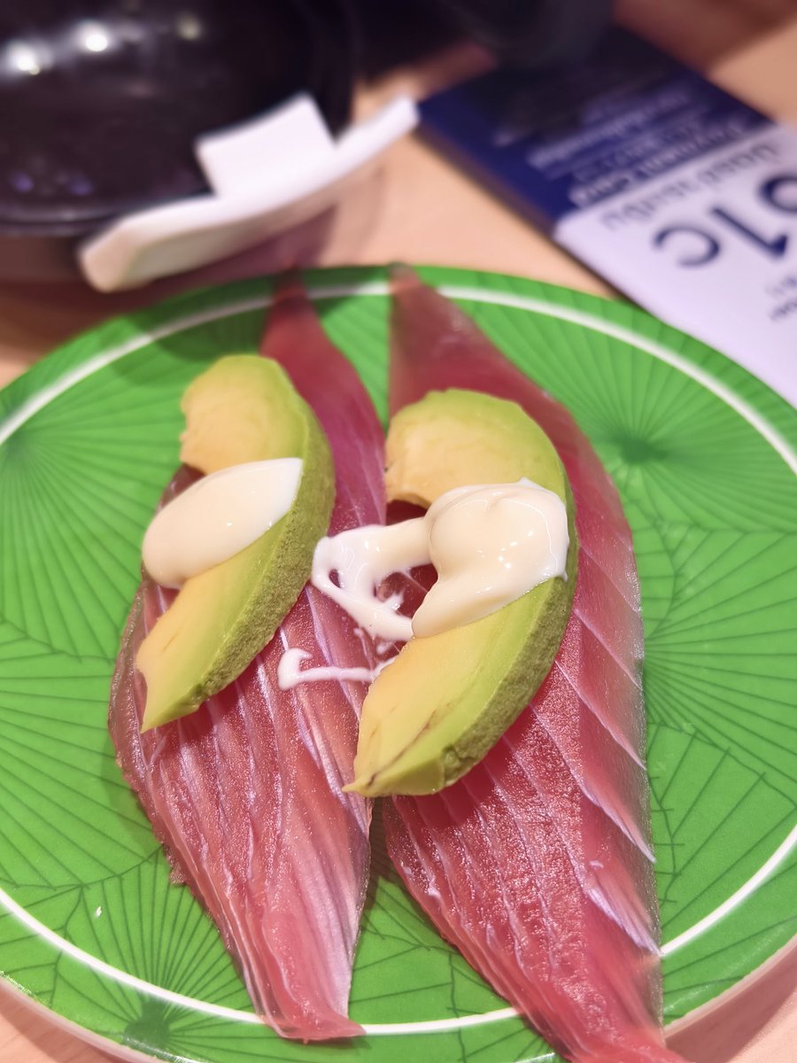 Panxiaofanbkk's tweet photo. Bangkok's Katsu Midori Sushi
with a price of 100 RMB per person, is equivalent to about 500 Thai baht. The price is reasonable, and the ingredients are fresh with good taste. https://t.co/IjECVb2SLY