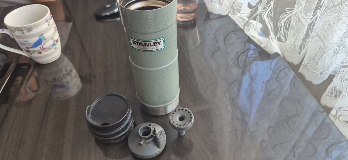 gurkanbb's tweet photo. @TheStanley1913 
To Whom It May Concern,
I purchased a Stanley flask a year ago, but I have been unable to use it for the past six months. The main reason is that the black gasket on the drinking lid fell off, and I have not been able to find a replacement. https://t.co/ewjZILA2oe