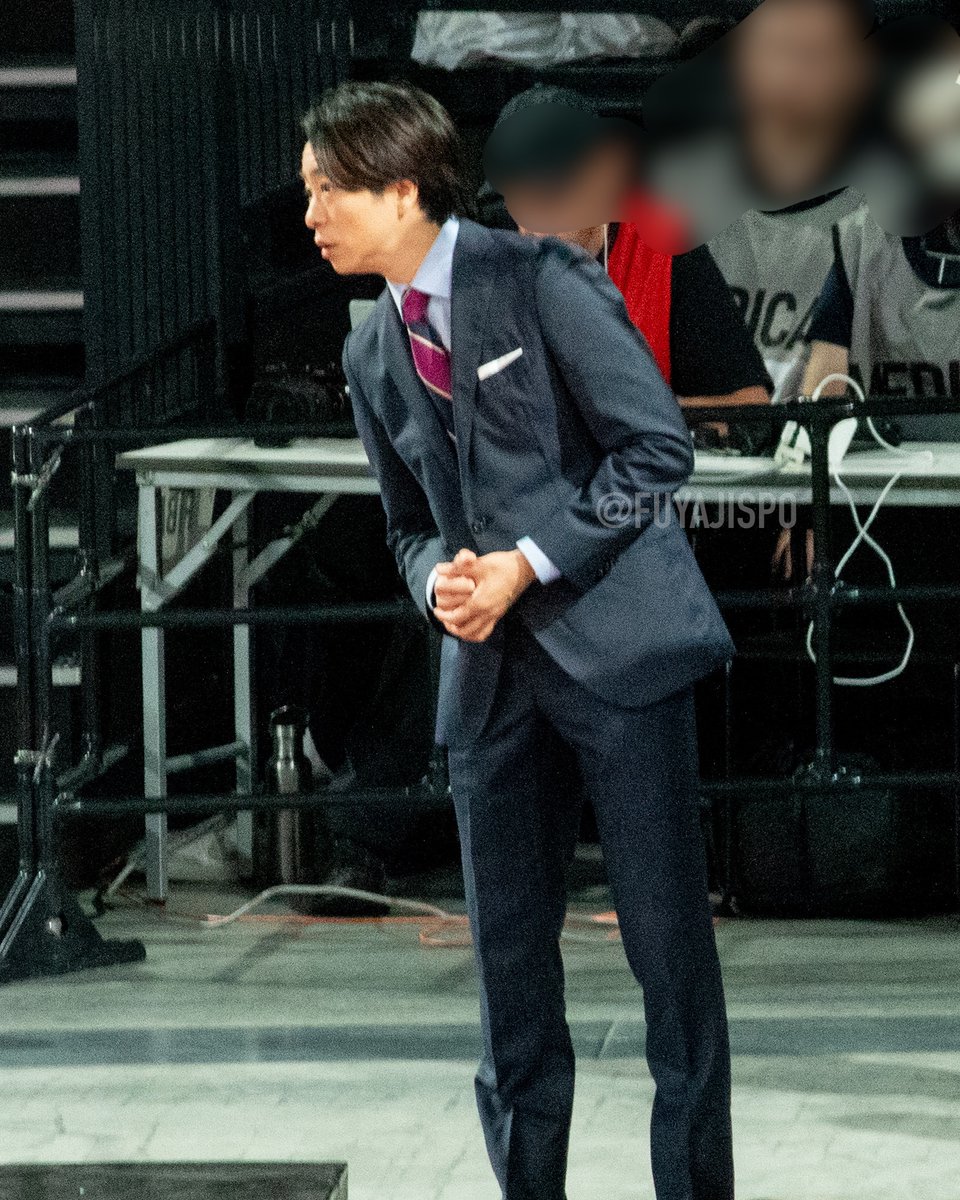 fuyajispo's tweet photo. スポーツ会場でお久しぶりの櫻井くん🌸
剛くん、翔くんはジャニーズのド世代のアイドル様すぎて🥹🥹🥹
翔くんは練習を長時間興味深そうに見てて、剛くんは試合後の風磨くんのインタビューまで見てくれてました🫶

#櫻井翔 さん
#菊池風磨 さん
#堂本剛 さん https://t.co/HeBgPNkULr