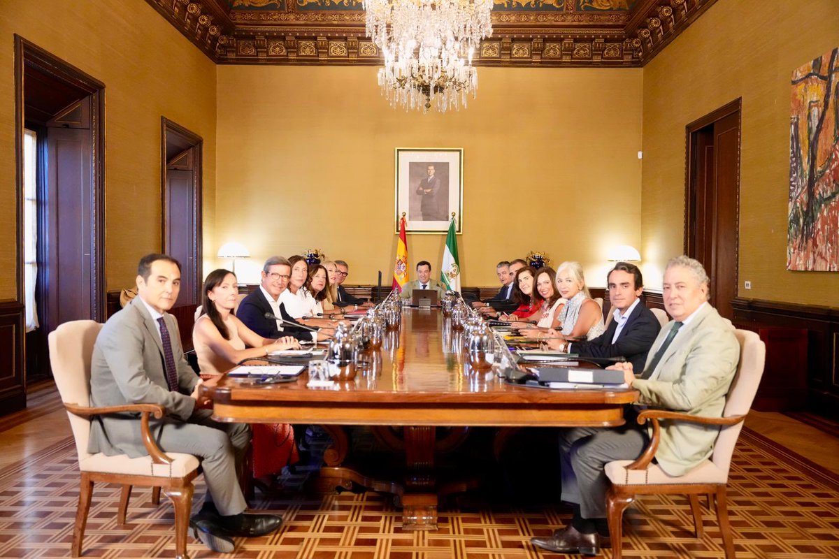 Fina_MartinezG's tweet photo. De vuelta al Consejo de Gobierno de la @AndaluciaJunta.

Declaramos desastre natural en el potencial agrario y forestal el #IFNiebla.
Vamos a movilizar todos los recursos autonómicos y recuperar cuanto antes nuestros montes y su capacidad productiva. https://t.co/YZjPP1mzJG