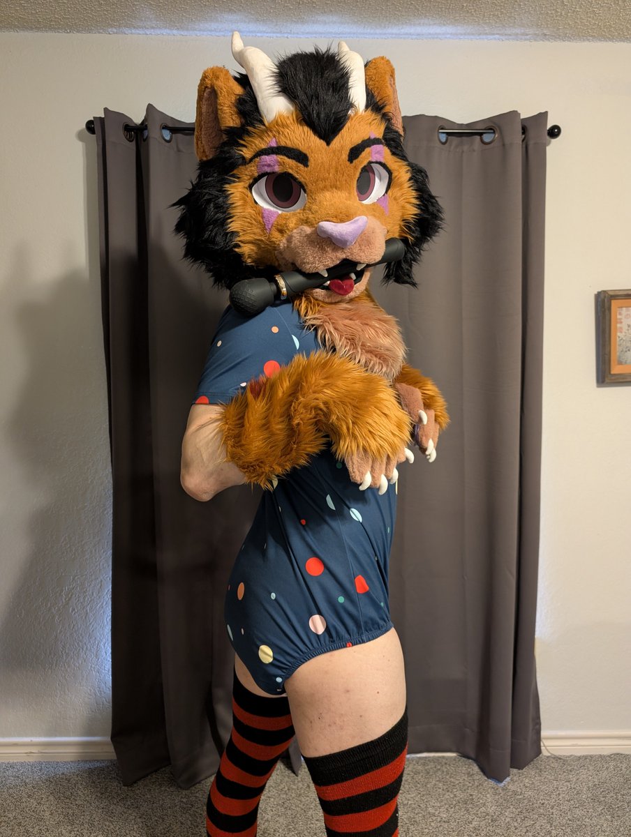 meohmyohleeo's tweet photo. Special changies? 😺 https://t.co/ibFlzaWMxs