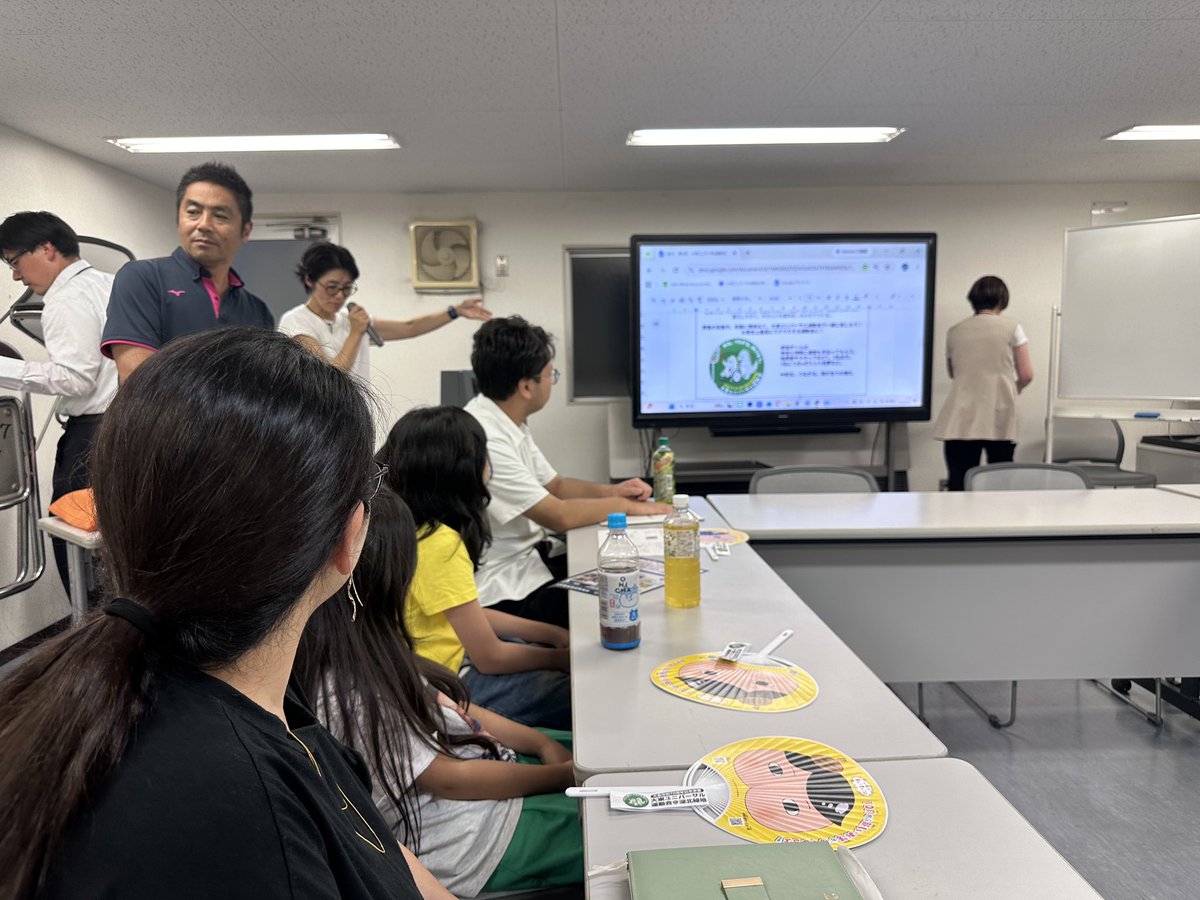 goodjobkomei's tweet photo. 本日、「大東ユニバーサル運動会」第5回実行委員会���、家族全員で参加しました🧑‍🧑‍🧒

私はプログラムチームの一員として、今回は競技種目の一つ「玉入れ」について協議。

子どもも大人も高齢者も、障がいがある人もない人も、誰もが一緒に楽しめるように、「どんな玉入れならみんなが参加できるか」をメンバーで意見を出し合いました😊

大東ユニバーサル運動会は、年齢や経験、特性に関わらず、みんなで支え合いながらつくる『みんなの運動会』。

家族それぞれが関わりながら、一緒に考え、一緒につくっていけることも楽しみの一つです。

これから当日に向けて、さらにアイデアをカタチにしていきます❗️

どんな「玉入れ」になるのか、お楽しみに😊✨