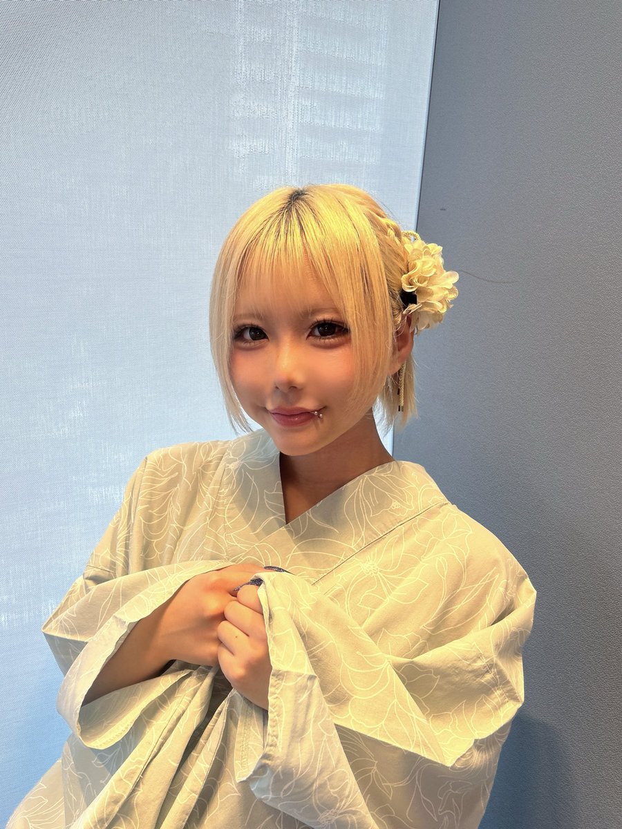 shimaneko_tsuna's tweet photo. 8月ありがとう❕ALTみてね♡ https://t.co/N345EwbAWK