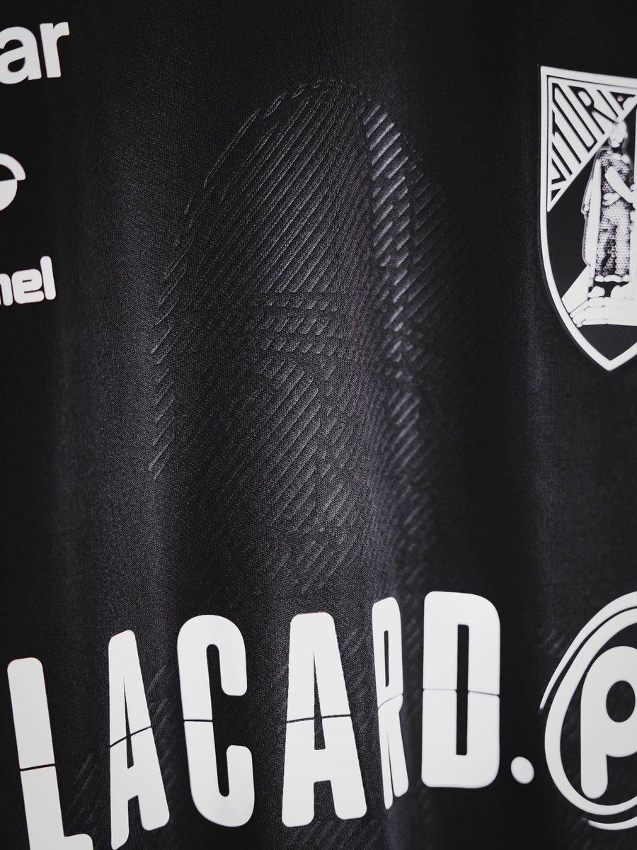 VitoriaSC1922's tweet photo. A nossa armadura 🖤 https://t.co/I4UzRLBauM