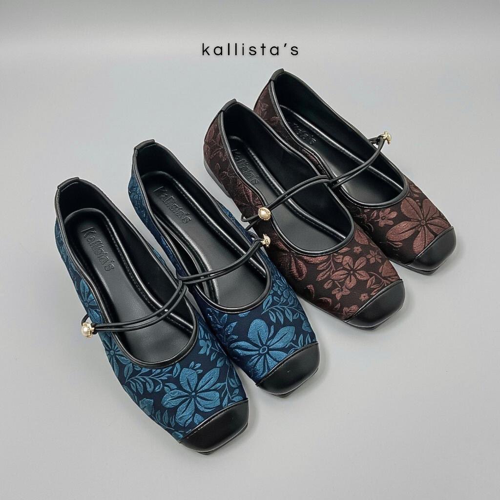 bailaafm's tweet photo. Navy &amp; cokelat + floral detail = flatshoes impian 🌷🤎

https://t.co/pAbN2rJ3kA https://t.co/kx82apvgWX