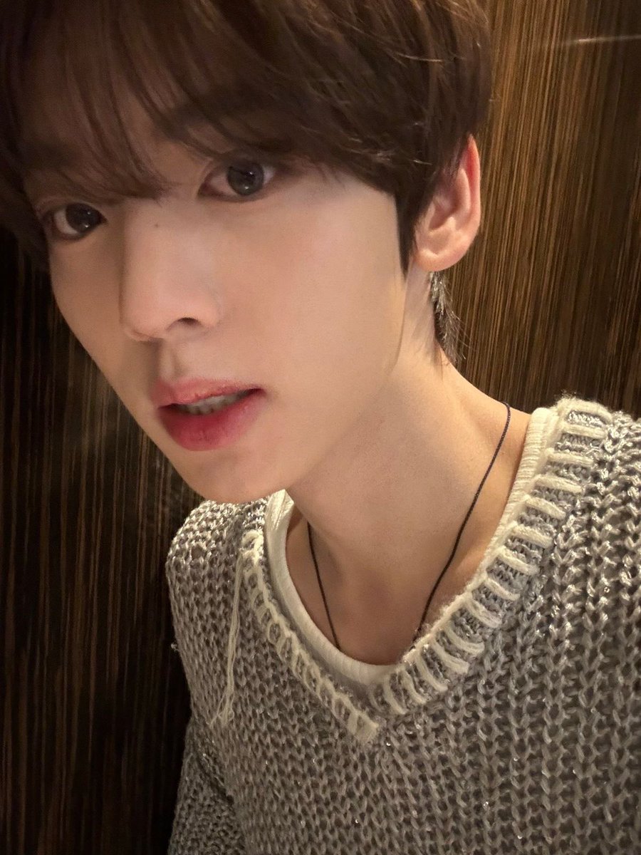 yuninination's tweet photo. Right in between of both dates
#zerose #ndclo #ZeroseSelcaDay #NdcloSelcaDay #zrsd #ndcsd #ZEROBASEONE #AND2BLE #KIMTAERAE #HANYUJIN https://t.co/THABx3O42O