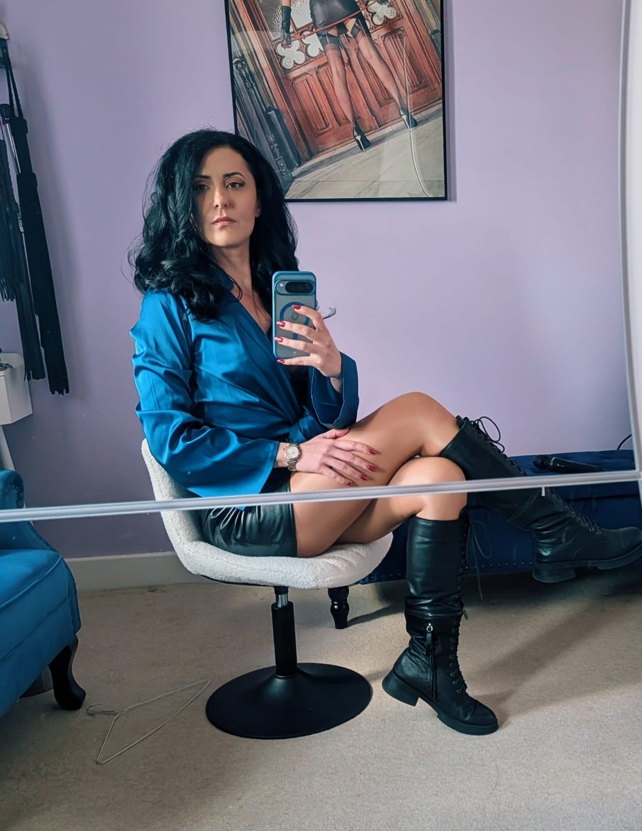 4MissDayana's tweet photo. Casual leather and satin outfit.
Ready for tonight!

You know what you have to do while I am out! https://t.co/wi6mWvQm76