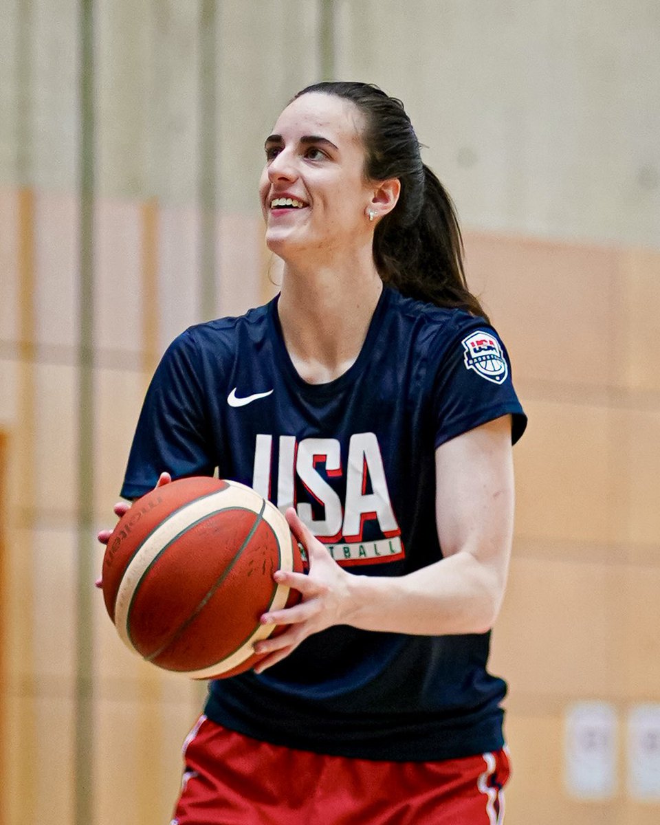 usabasketball's tweet photo. First shots up for CC12 in Berlin! 

🇺🇸 #USABWNT x @CaitlinClark22 https://t.co/o01RNcW4ey