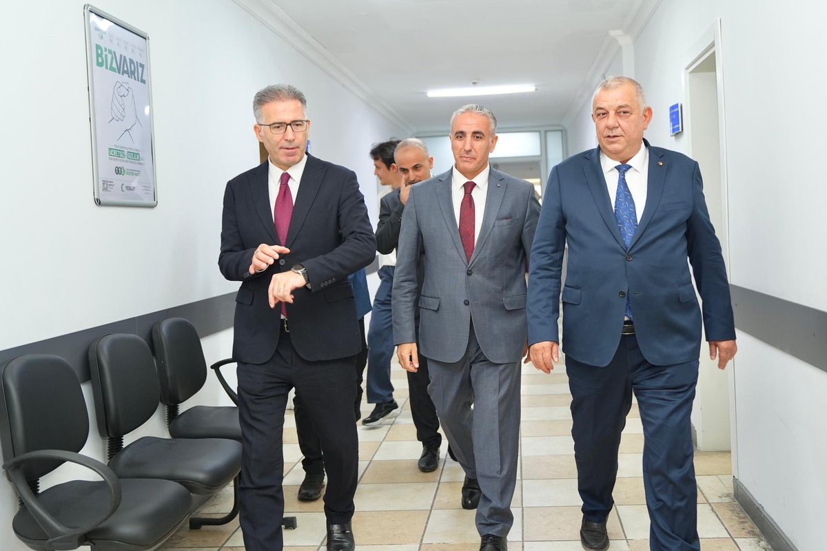 DuzceDsm's tweet photo. DÜZCE TİCARET ODASI İLE PROTOKOL.
Denetimli serbestlik tedbiri altında bulunan yükümlerin, ekonomik hayata aktif katılımlarının desteklenmesi amacıyla Düzce Cumhuriyet Başsavcılığı,  Denetimli Serbestlik Müdürlüğü Düzce Ticaret Sanayi Odası arasında işbirliği protokolü imzalandı. https://t.co/tiCjH0FrSL