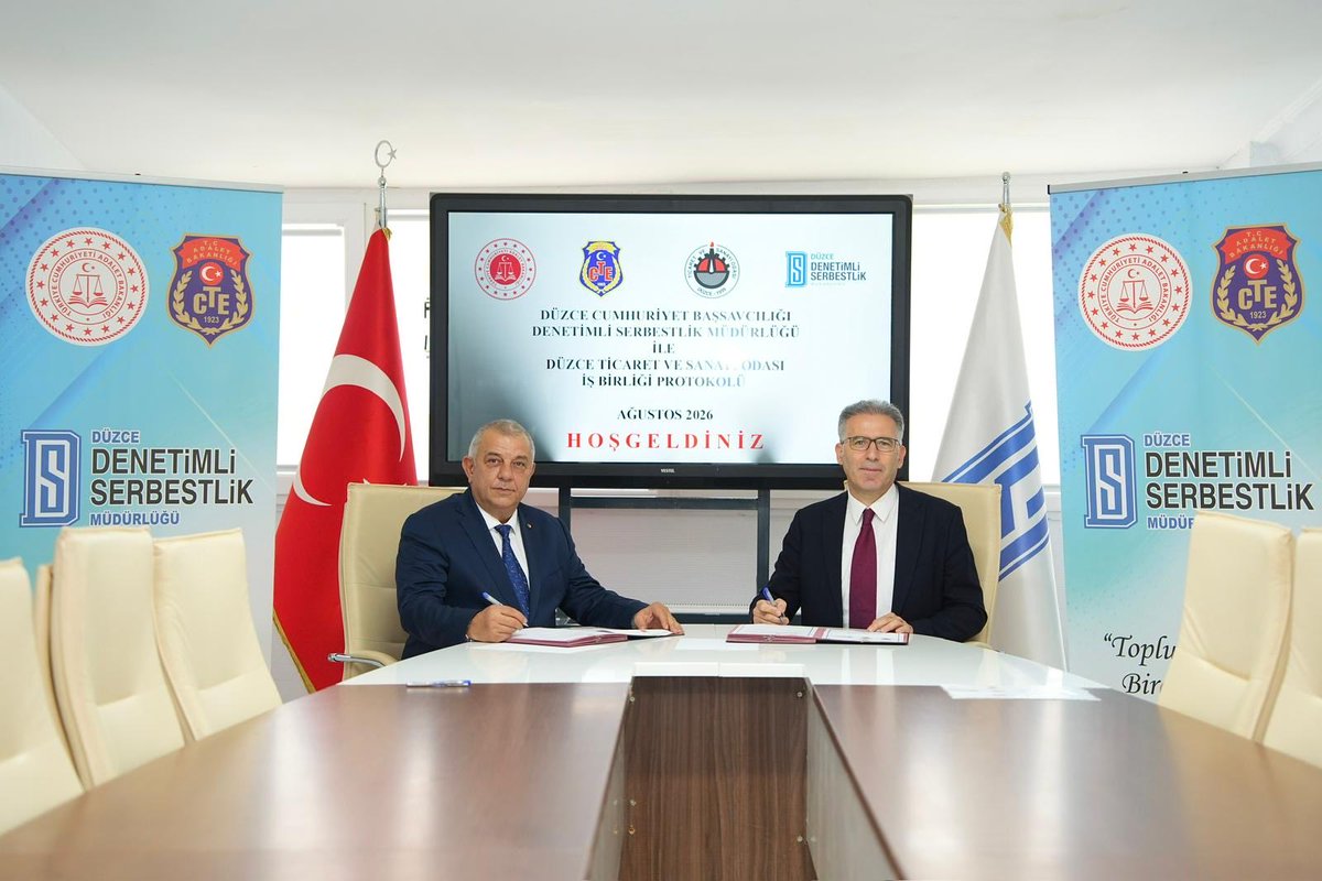 DuzceDsm's tweet photo. DÜZCE TİCARET ODASI İLE PROTOKOL.
Denetimli serbestlik tedbiri altında bulunan yükümlerin, ekonomik hayata aktif katılımlarının desteklenmesi amacıyla Düzce Cumhuriyet Başsavcılığı,  Denetimli Serbestlik Müdürlüğü Düzce Ticaret Sanayi Odası arasında işbirliği protokolü imzalandı. https://t.co/tiCjH0FrSL
