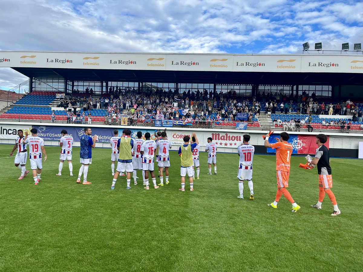 SDP_1922's tweet photo. ¡Una temporada más, superamos la barrera de los 7.000 abonados! 🤯
¡Ya somos 7.022 socios, 326 de ellos nuevos! ¡Y seguimos sumando!👏👏👏
¡Muchas gracias a todos! ¡Nos vemos el viernes en El Toralín! 🔵⚪️🔴⚪️🔵
#Adelanteyarriba
#SomosDeportiva https://t.co/GC7aK5Iy7N