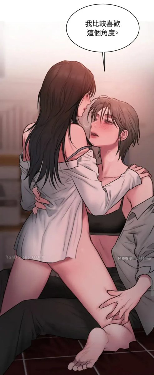 EdenXieluck's tweet photo. 看漫画的时候就超级无敌喜欢这个姿势。而且又幻想着可以在otk姿势sp之后，屁股被打得红红肿肿的所以坐不下去，于是只能这样半跪着。下面穴被插着上面还可以被吃奶，被操得腿软撑不住了忍不住坐下去，结果碰到屁股上的伤处又哼哼唧唧直起身来……唉好色情的性幻想呀。 https://t.co/oGhI3IHY9C