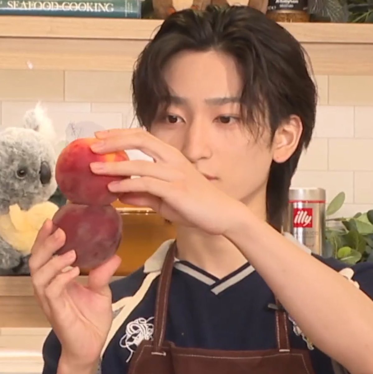 oyasum1_HRS's tweet photo. 🧡桃2個分…志賀李玖や…！さすがにこれはちょっと盛っ、言い過ぎやなぁ😆

💚この桃はどこ産か分からないけど福島の桃はでかいから☺️

❤️そういうことー❓じゃあでかいじゃんっ

⬆️フレネミー😭ｗｗｗｗｗｗｗｗｗｗｗｗ https://t.co/6pwT7BQccg