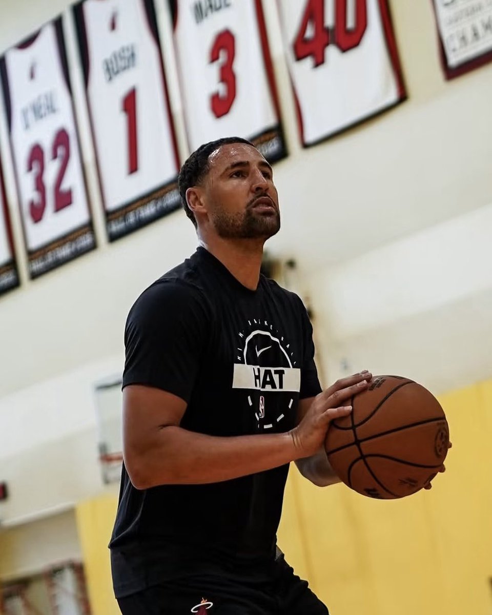 TheHeatCentral's tweet photo. Mychal Thompson responds to people saying Klay Thompson is washed 👀

“If people don’t think Klay can be Klay anymore, leave him open. Don’t guard him. Don’t face guard him. I see people still bear hugging him and not leaving him open for a second. So if he’s not Klay anymore, leave him open and give him open shots. Let’s see what happens”

(Via @SiriusXMNBA)