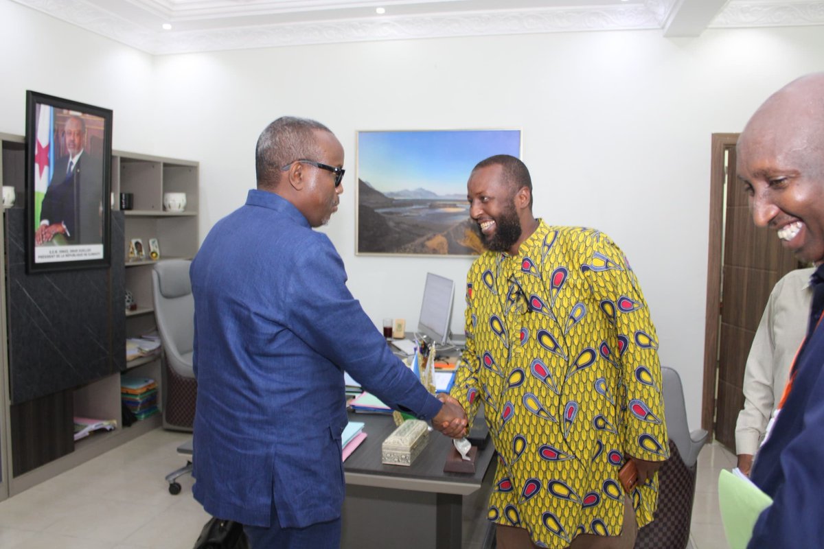 Makhahill's tweet photo. Rencontre avec le Ministre de l'Agriculture dans le cadre de la promotion de l'Agence Panafricaine de Promotion des Produits Made in AFRICA #APPPMA https://t.co/jCCnZi13Pi