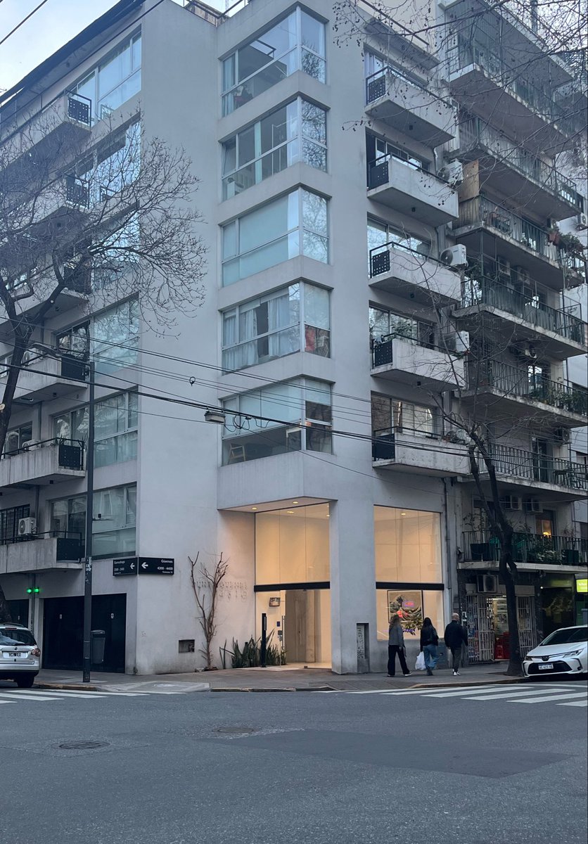 nickylejo's tweet photo. acabo de pasar por la esquina de mi casa de la infancia y adolescencia, y ahora me voy a tener que matar. besos!!!

(qué porquería, cómo van a hacer la ciudad tan fea e insulsaaaaa) https://t.co/qqelkSnHRG