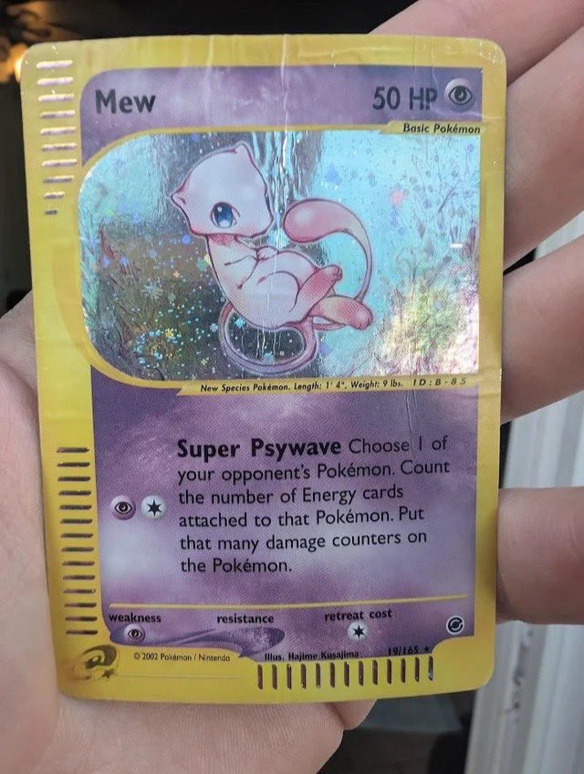 WeLovePokemon's tweet photo. Whoever sent this should never be able to sell Pokemon cards ever again. Disgraceful! 🤦🏼‍♂️ https://t.co/hwnQyi90kx