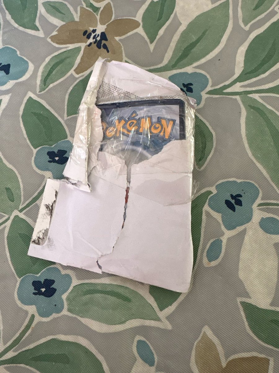 WeLovePokemon's tweet photo. Whoever sent this should never be able to sell Pokemon cards ever again. Disgraceful! 🤦🏼‍♂️ https://t.co/hwnQyi90kx